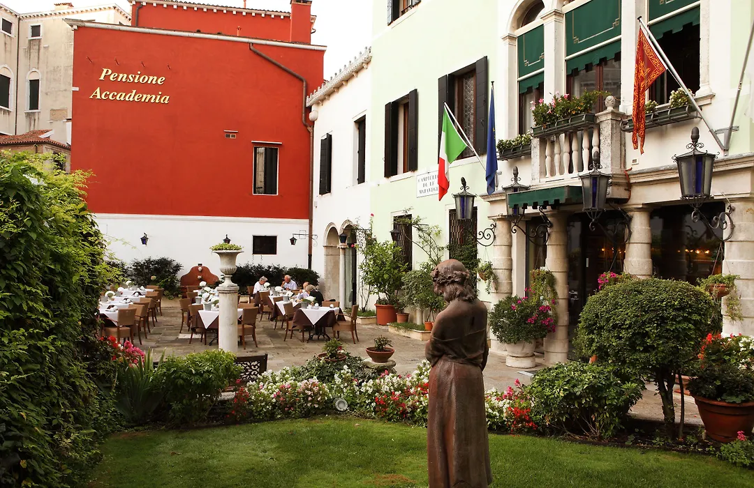 Pensione Accademia - Villa Maravege-1